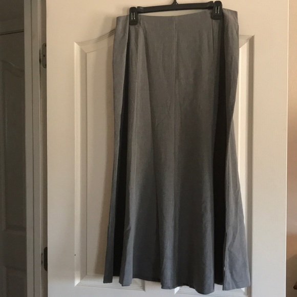 Skirt - Picture 2 of 3